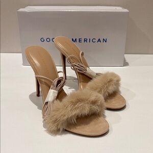 GOOD AMERICAN
Fluff Wrap Sandals in Champagne